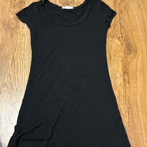 black teeshirt